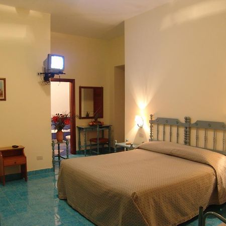 Hotel La Certosa Massa Lubrense Bagian luar foto