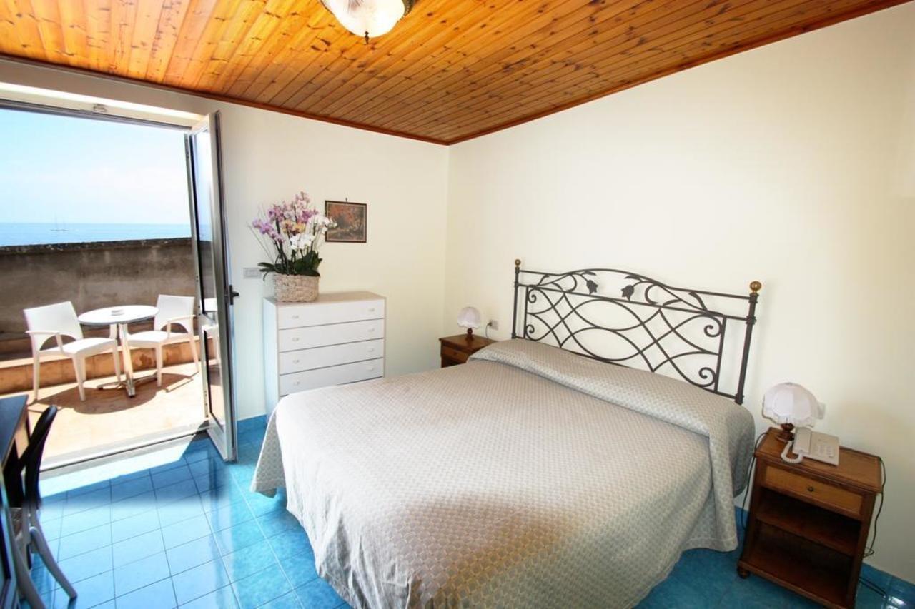 Hotel La Certosa Massa Lubrense Bagian luar foto